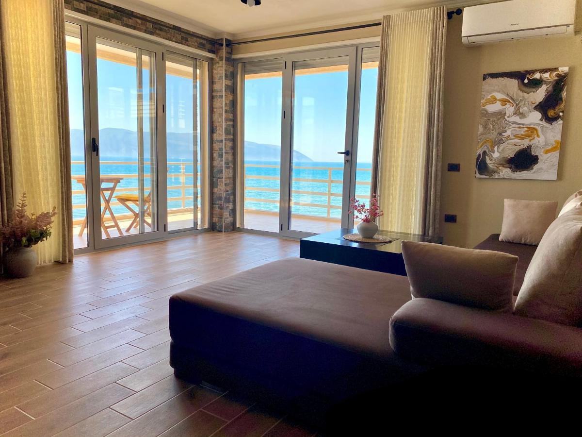 Apartment Eka Luxury Beachfront One-bedroom Vlorë