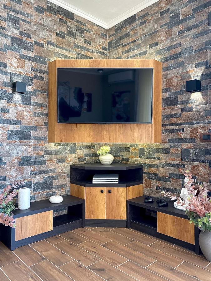 Apartment Eka Luxury Beachfront One-bedroom