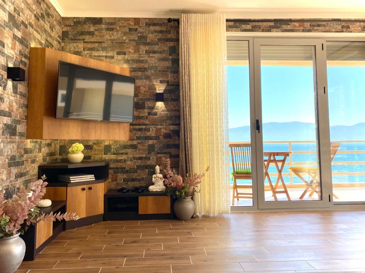 Apartment Eka Luxury Beachfront One-bedroom *