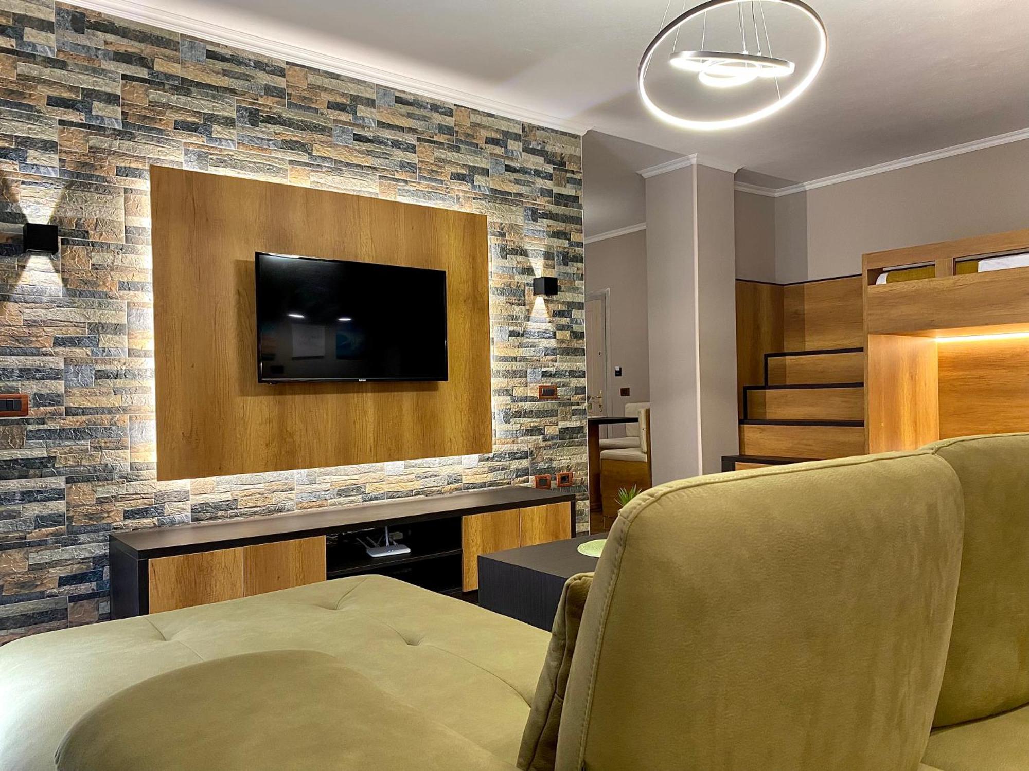 Leilighet Eka Luxury Beachfront One-bedroom Vlorë